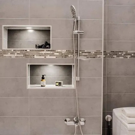 New Luxury In The Center With A/c Appartement